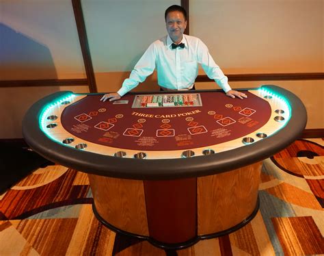 Pulsuz onlayn video poker casino oyunları oynayır.